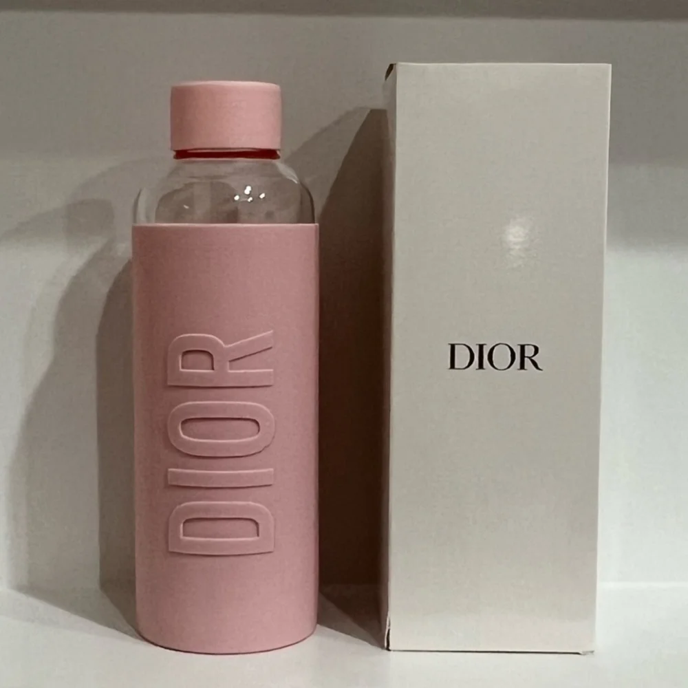 NIB Limited Edition Christian Dior Glass Water Bottle - Picture 4 of 10